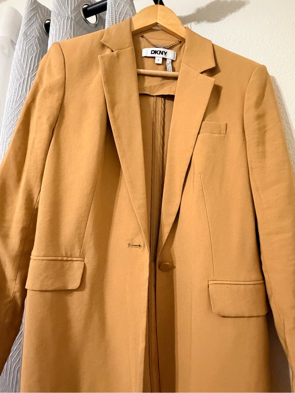 DKNY Women's Tan Single-Button Trench Coat